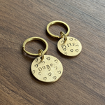 Charger l'image dans la galerie, Médaille pour chien en laiton avec cœurs Gigi